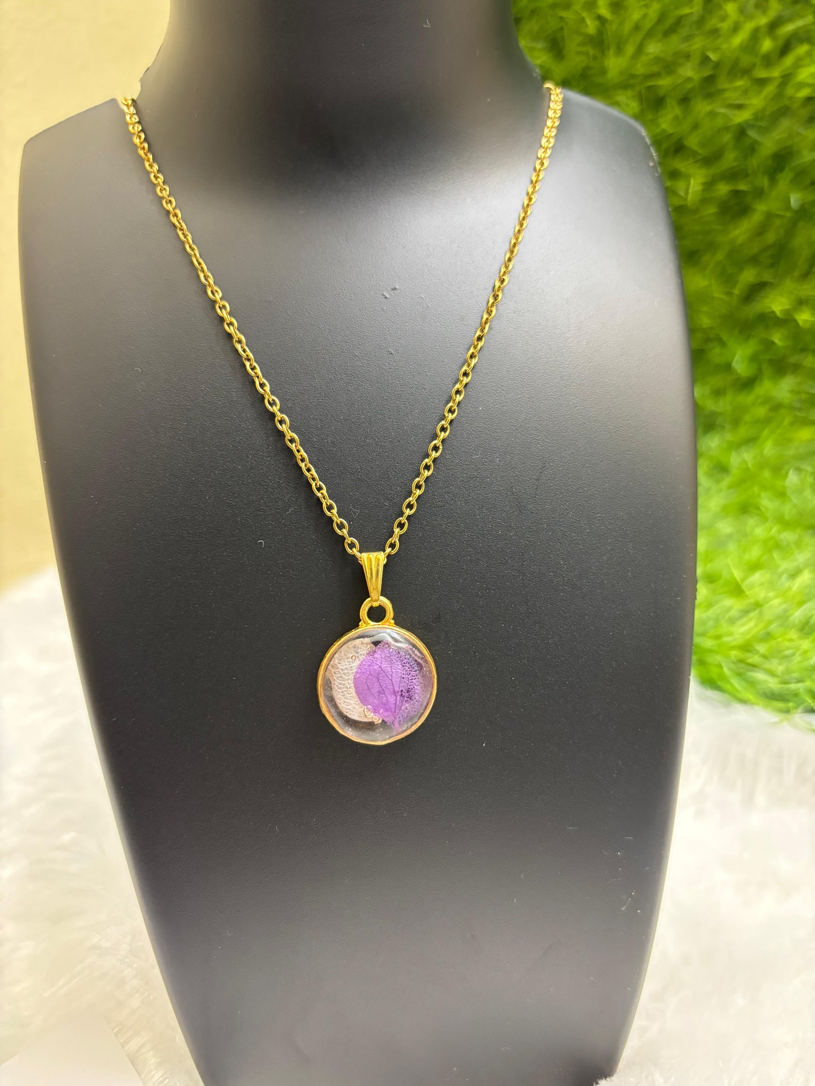  Real Dried & Floral Resin Pendants with  Chain Neckpiece